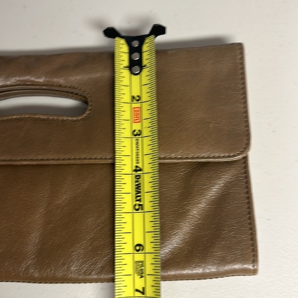 Hobo international Katrina tan patent leather clutch - Picture 2 of 14